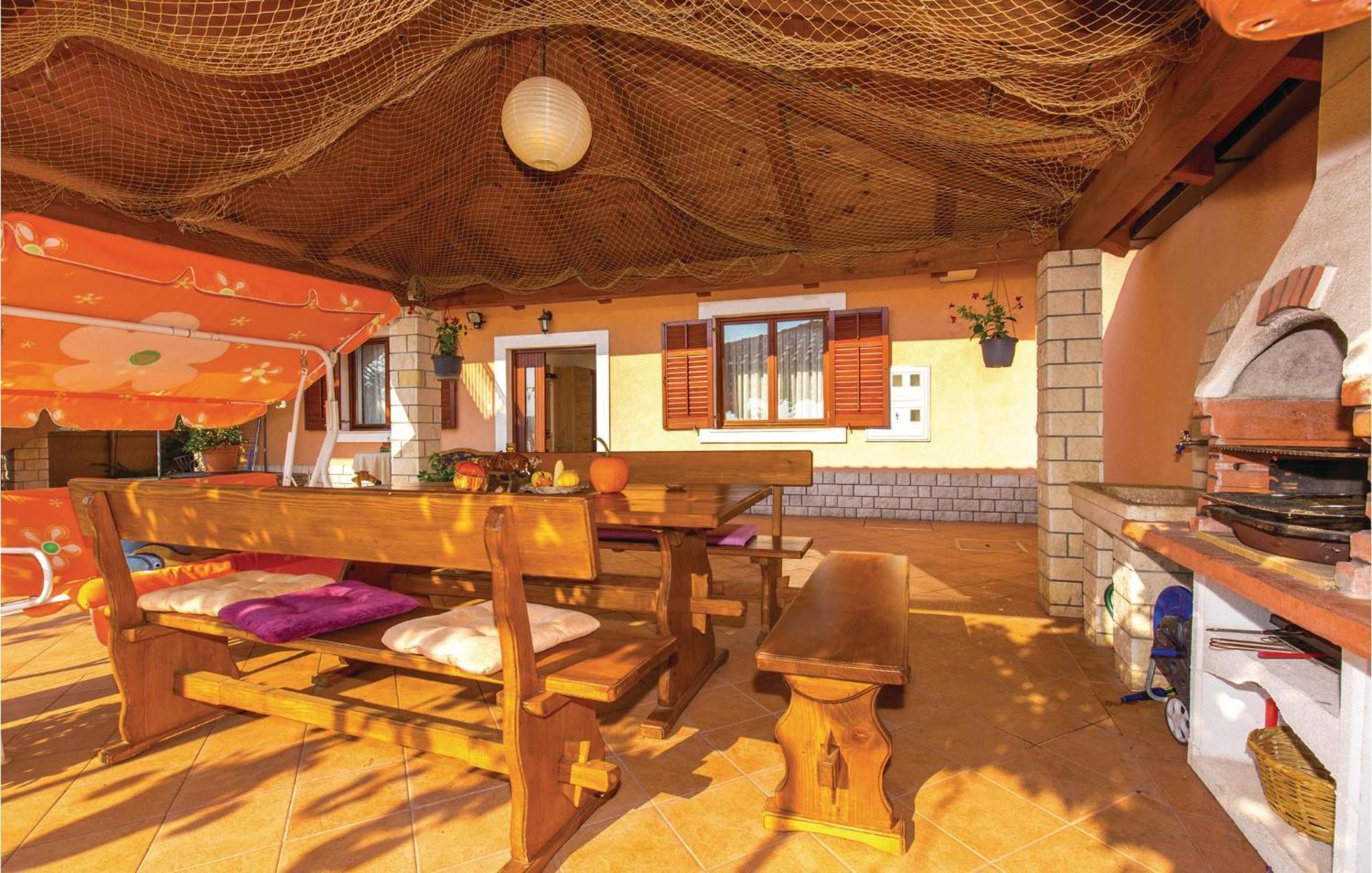 2 Bedroom Gorgeous Apartment In Kostrena Exterior photo