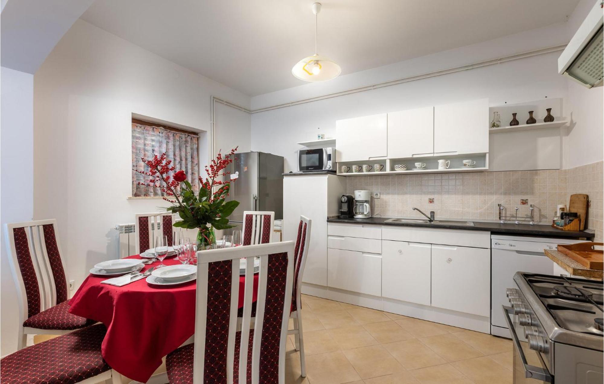 2 Bedroom Gorgeous Apartment In Kostrena Exterior photo