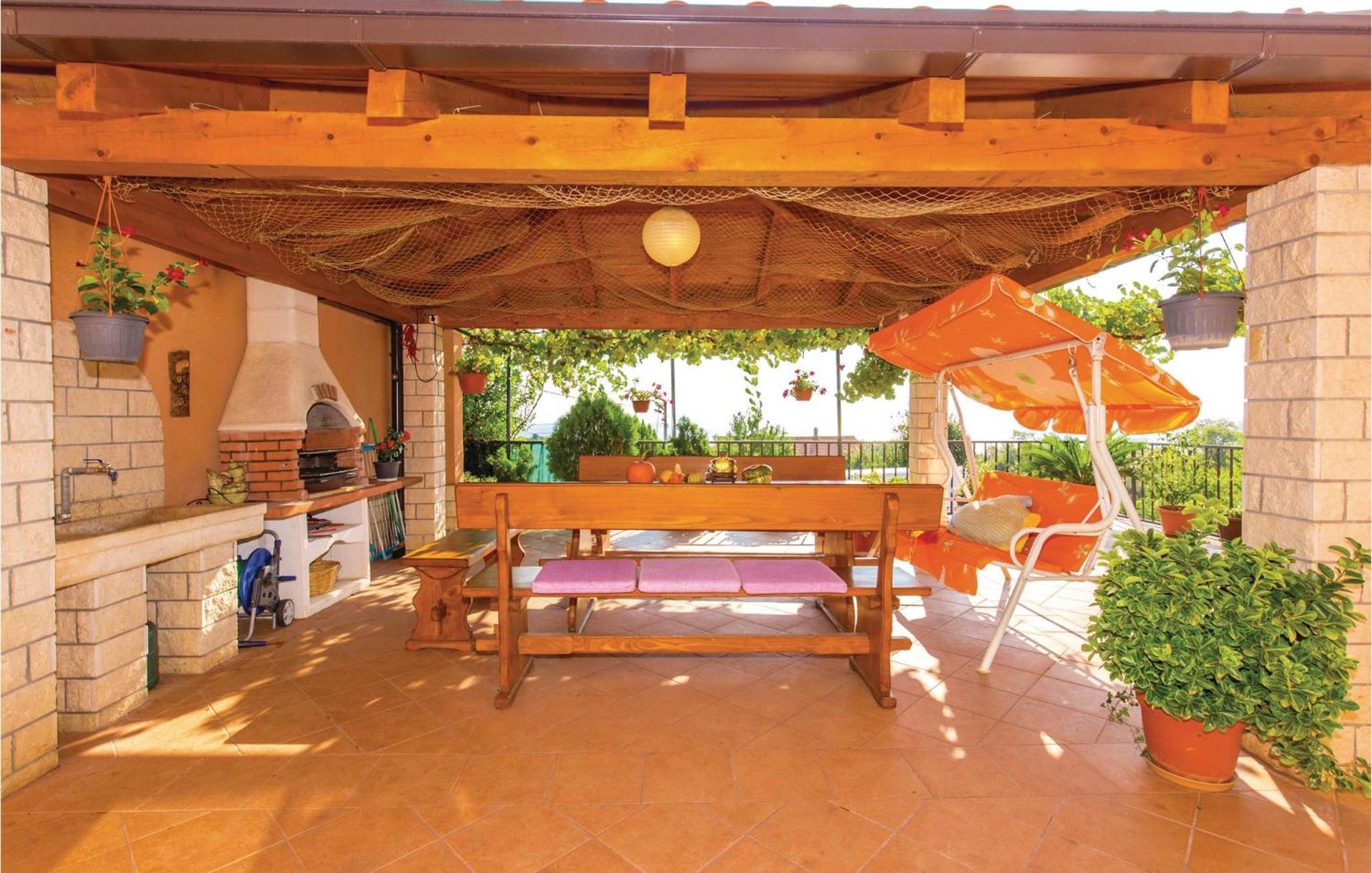 2 Bedroom Gorgeous Apartment In Kostrena Exterior photo